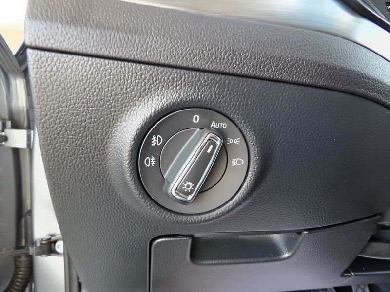 Škoda Superb 2.0TDI Style Serviska Tažné We - fotka 21 z 39