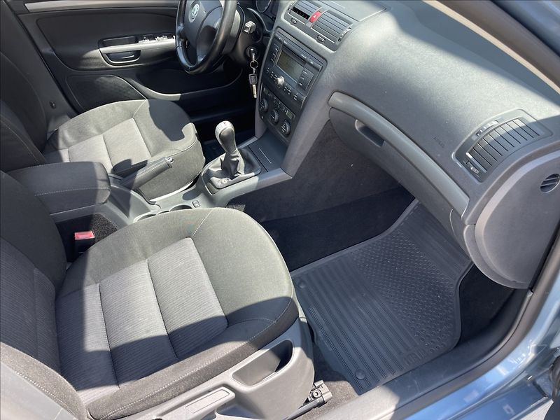 Škoda Octavia 2,0 TDI 103KW 4X4 ČR. - fotka 19 z 30