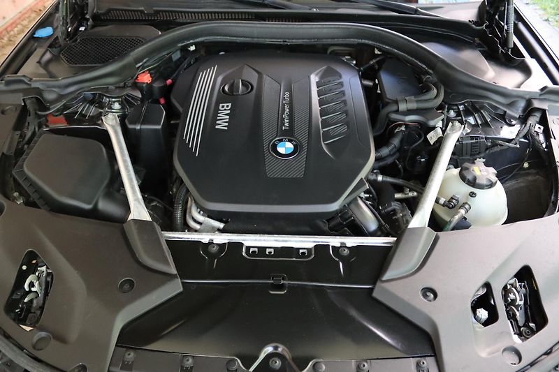 BMW Řada 5 530D XDRIVE TOUR G31 M-PAKET  - fotka 50 z 50
