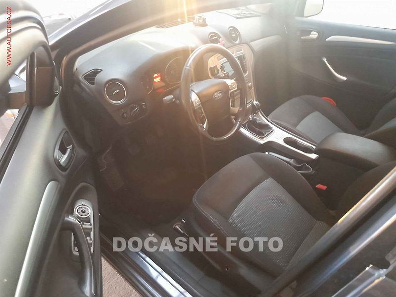 Ford Mondeo (2009) 2.0TDCi, 2.maj, autoAC - fotka 3 z 3