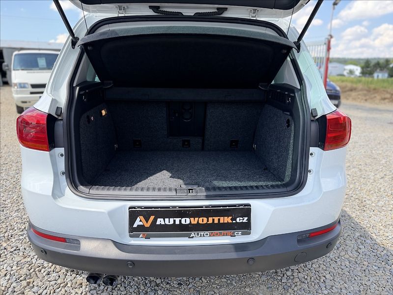 Volkswagen Tiguan 1,4 TSI PANORAMA, LED, BIXENON - fotka 29 z 36