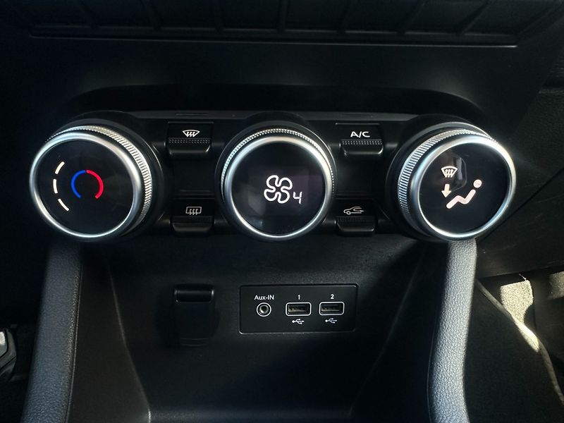Renault Clio 1.6 E-Tech/Hybrid/103kW/TOP - fotka 34 z 38