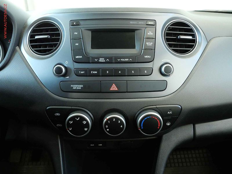 Hyundai i10 (2018) 1.0i, ČR, AC, STK6/28 - fotka 14 z 19