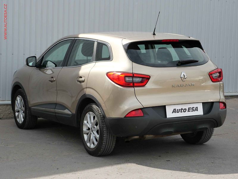 Renault Kadjar (2016) 1.2TCe, ČR, AC, tempo, park - fotka 6 z 18
