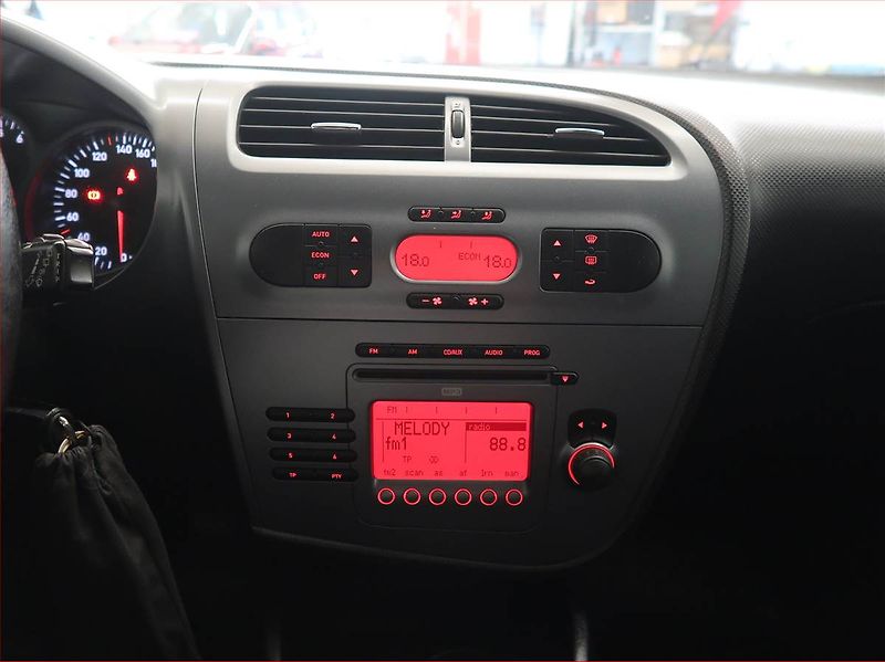 Seat Leon (2008) 1.6, Tempomat - fotka 12 z 13