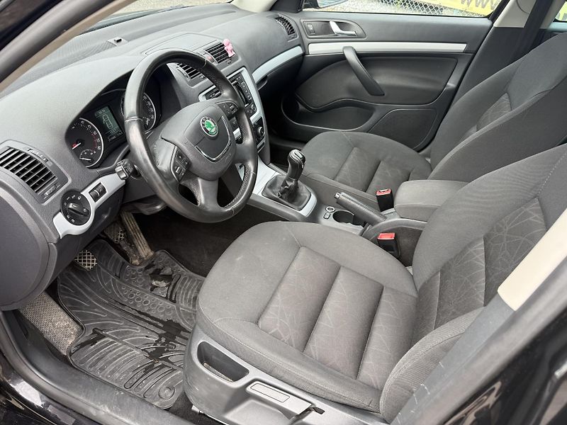 Škoda Octavia 1,6TDI 77kW XENONY - fotka 8 z 20
