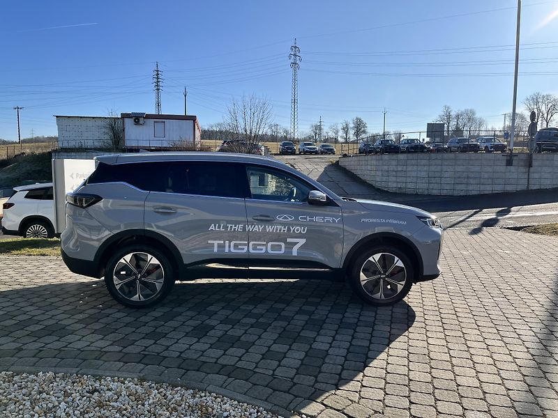 Chery Tiggo 7 (2026) 1,6 UNIQUE 4x4 Demo vůz - fotka 7 z 39
