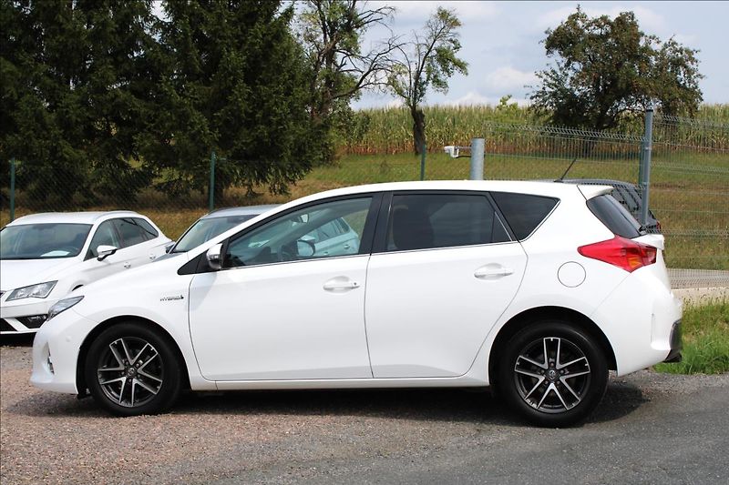 Toyota Auris 1,8 HYBRID KAMERA, SERVISKA - fotka 8 z 34