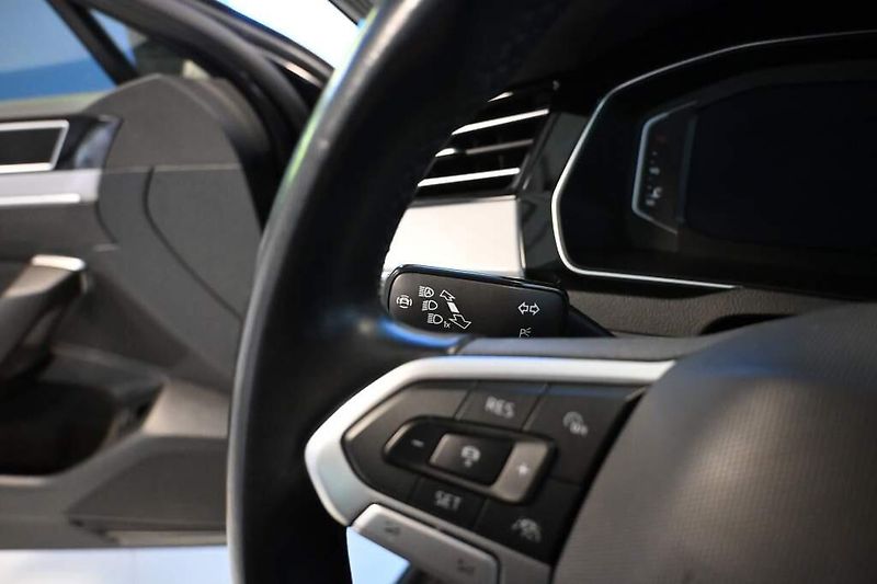 Volkswagen Passat (2023) 2.0 LED ACC VIRTUAL Tažné kame - fotka 14 z 38