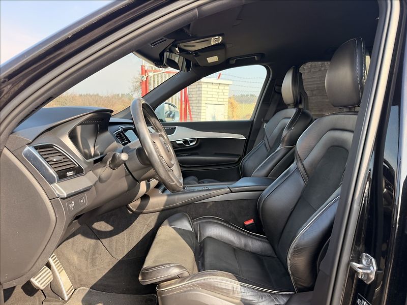Volvo XC90 2,0 R-DESIGN SERVISKA TAŽNÉ - fotka 9 z 42
