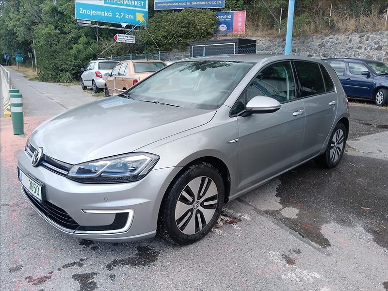 Volkswagen e-Golf 0,0 VII  electric drive - fotka 4 z 21
