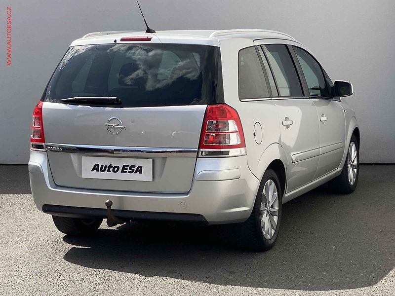 Opel Zafira (2014) 1.8 16V, Family, bixen - fotka 4 z 17