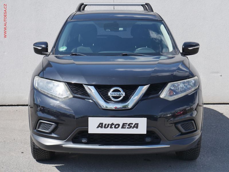 Nissan X-Trail (2014) 1.6dCi, AC, TZ, park.čidla - fotka 2 z 20