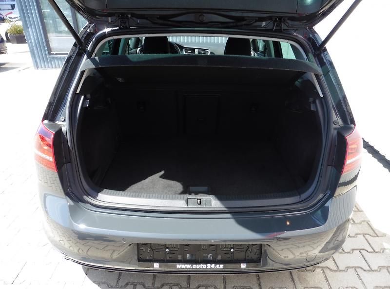 Volkswagen Golf 1,4 TSi Lounge, Vyhř. sed, Xen - fotka 7 z 14