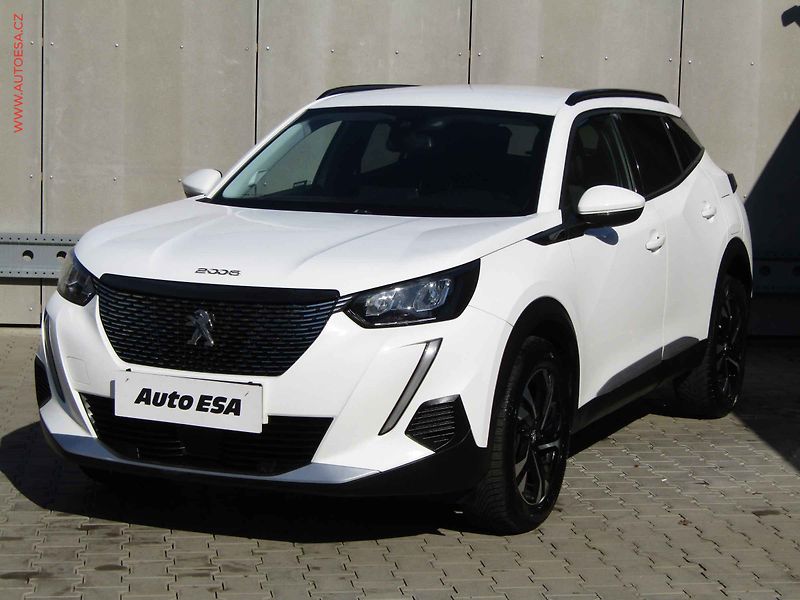 Peugeot 2008 (2021) 1.2 PT, ČR, LED - fotka 3 z 18