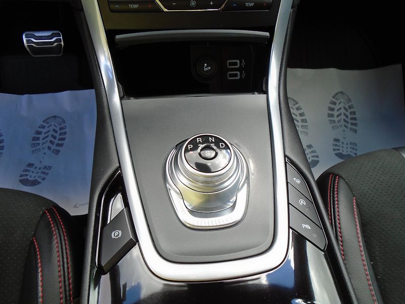 Ford S-MAX 2.0EcoBlue140kW 8AT ST-Line 7m - fotka 27 z 48