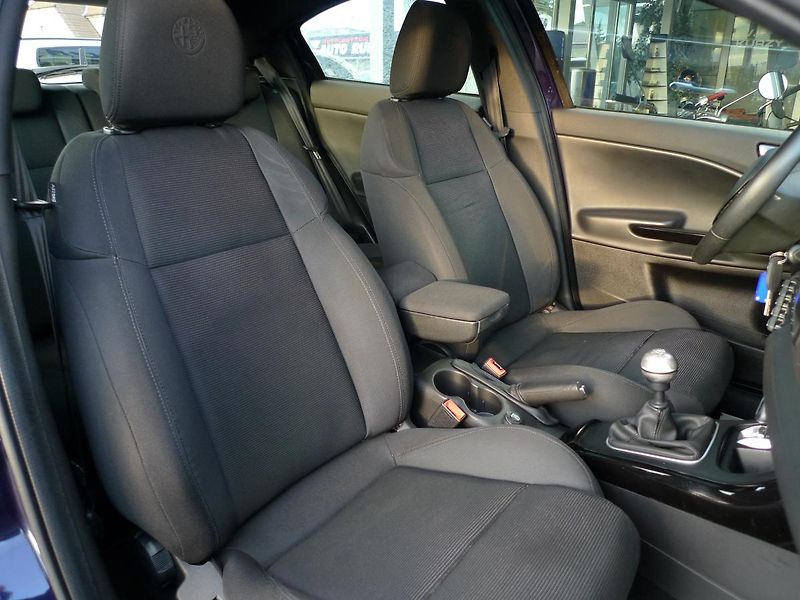 Alfa Romeo Giulietta 1,4 TB 125kW Navi Panorama - fotka 22 z 39
