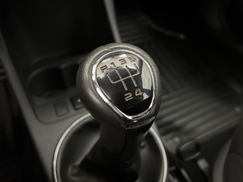 Škoda Fabia 1.2 HTP Ambiente - fotka 11 z 21