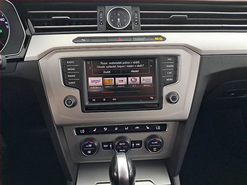 Volkswagen Passat (2015) Business 2.0 TDI, Automat - fotka 12 z 17