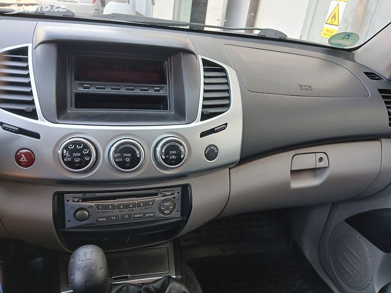 Mitsubishi L200 2,5 DI-D 131kW 4WD - fotka 17 z 28