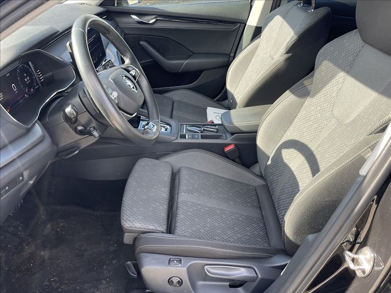 Škoda Octavia 2,0 TDi 110kw DSG Style Nehava - fotka 7 z 39
