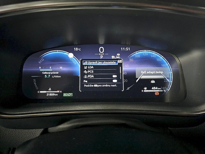 Toyota Corolla (2024) TS 1.8HEV 140k STYLE - fotka 15 z 23
