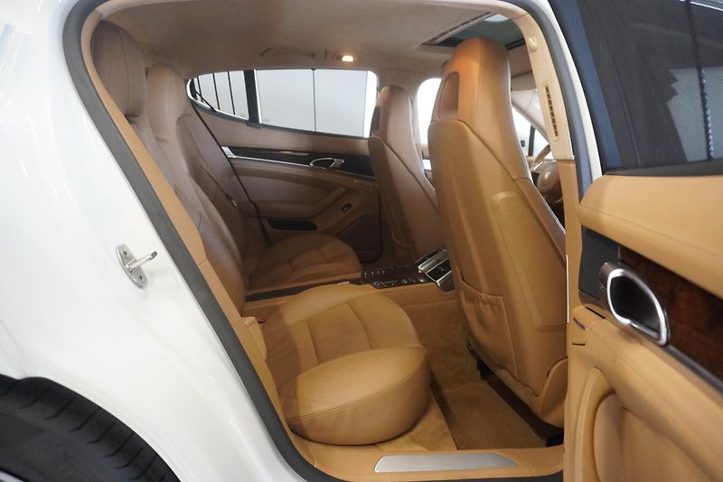 Porsche Panamera  4,8I V8 4WD PD - fotka 38 z 45