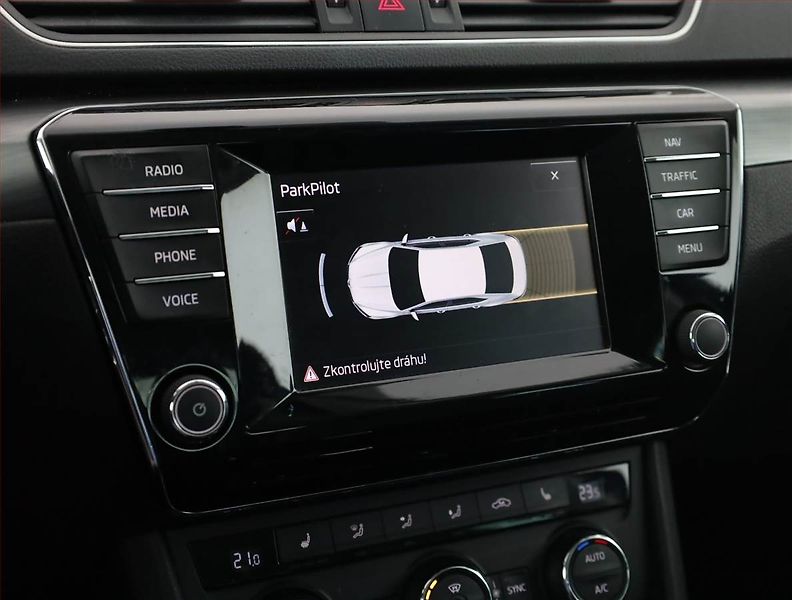 Škoda Superb (2016) Style 2.0 TDI, 4X4, Automat - fotka 13 z 17