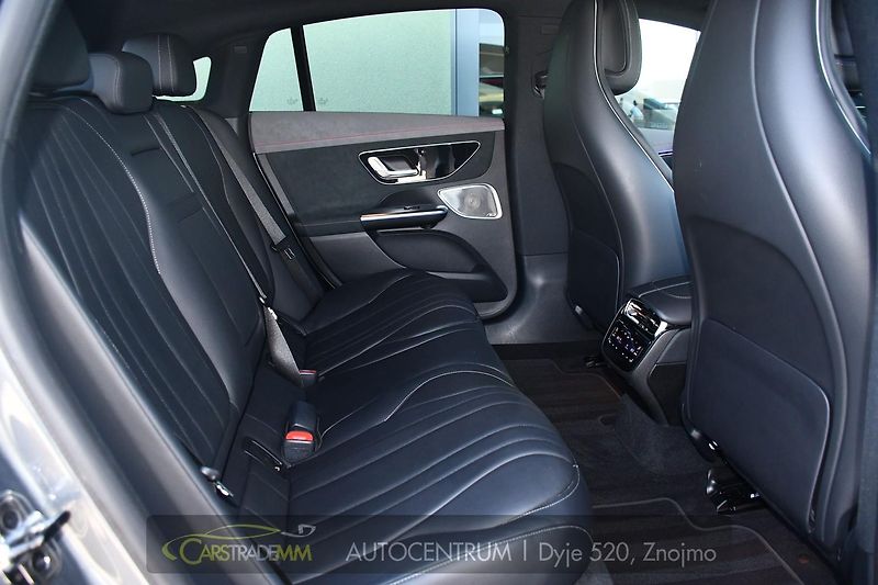 Mercedes-Benz EQE 350 AMG 4MATIC PANORAMA  - fotka 18 z 55