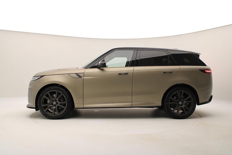 Land Rover Range Rover Sport P635 SV EDITION ONE REZERVACE - fotka 8 z 78