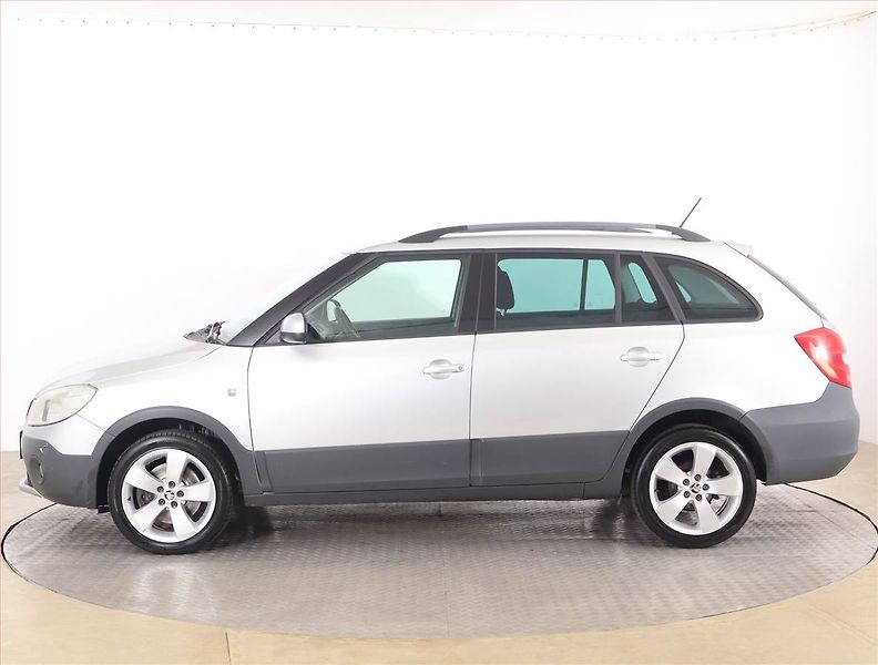 Škoda Fabia (2013) Scout 1.2 TSI, Serv.kniha - fotka 3 z 15