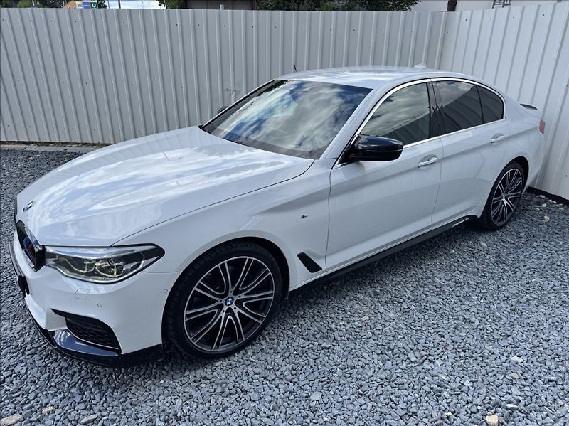 BMW Řada 5 3,0 530d xDrive Mpaket původČR - fotka 5 z 50