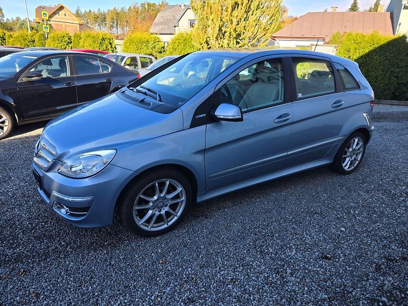 Mercedes-Benz Třídy B (2010) 1.6 i 53tis.km, TOP STAV - fotka 7 z 32