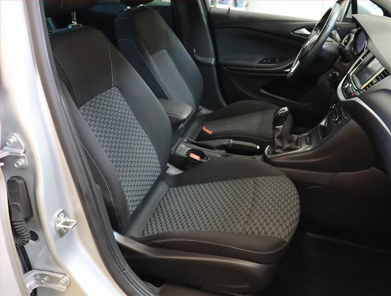 Opel Astra (2017) 1.6 CDTI, Serv.kniha, Tempomat - fotka 9 z 20