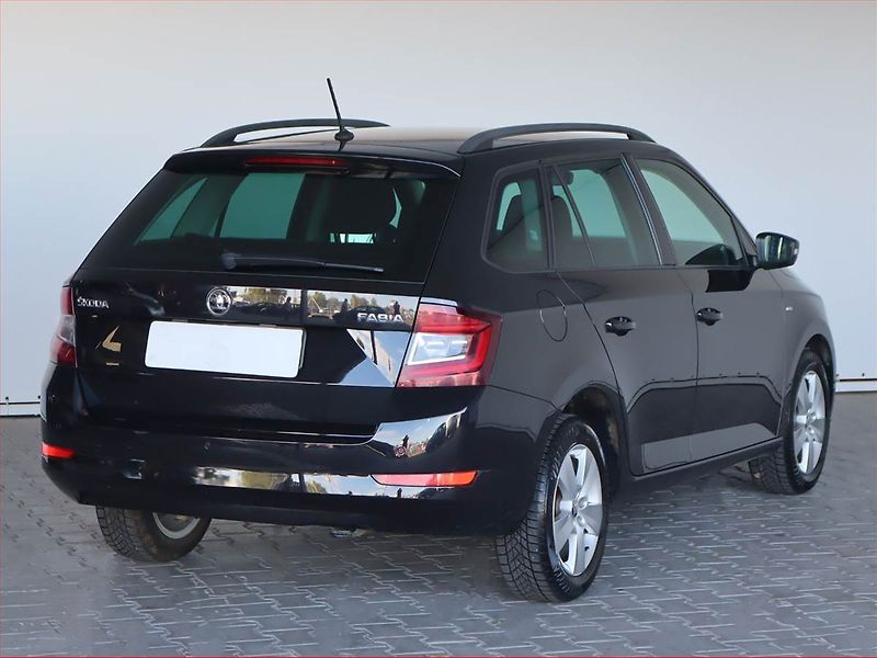 Škoda Fabia (2018) 1.0 TSI, Navi, Tempomat - fotka 5 z 21