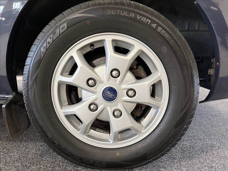 Ford Tourneo Custom 2,2 Trend,92kW,nové pneu - fotka 25 z 30