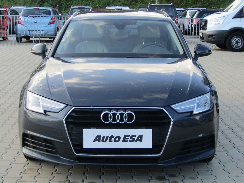 Audi A4 (2017) 2.0 TDi, Navi, bixen, kůže - fotka 2 z 17