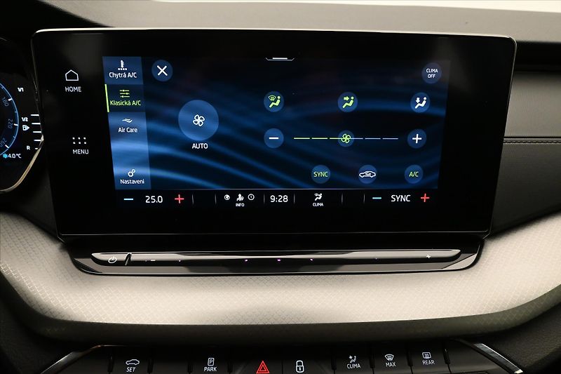 Škoda Octavia 2,0 TDI 110kW DSG Ambiente Zár - fotka 21 z 32