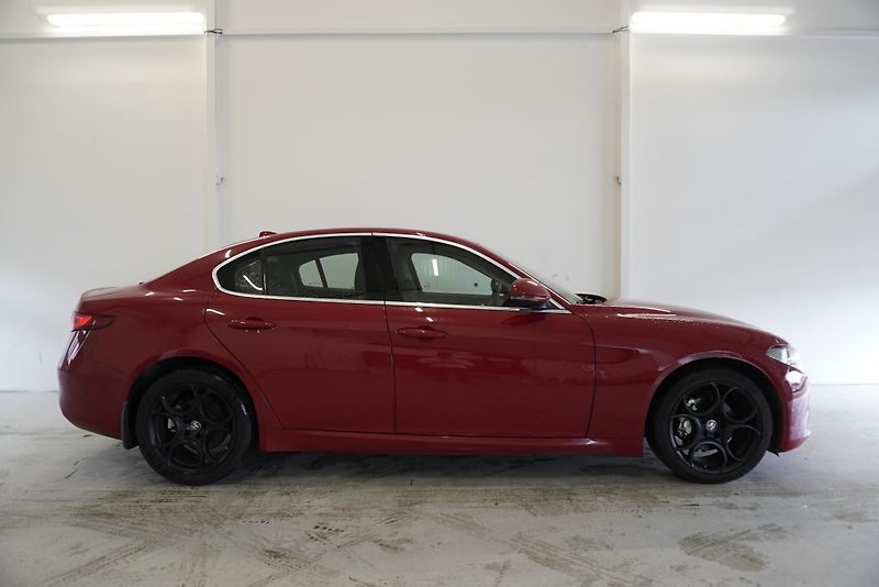 Alfa Romeo Giulia 2.2 JTD 132kW - fotka 7 z 28
