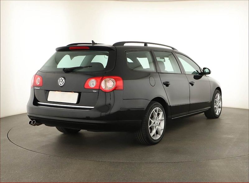 Volkswagen Passat (2007) 1.9 TDI, Tempomat - fotka 5 z 12