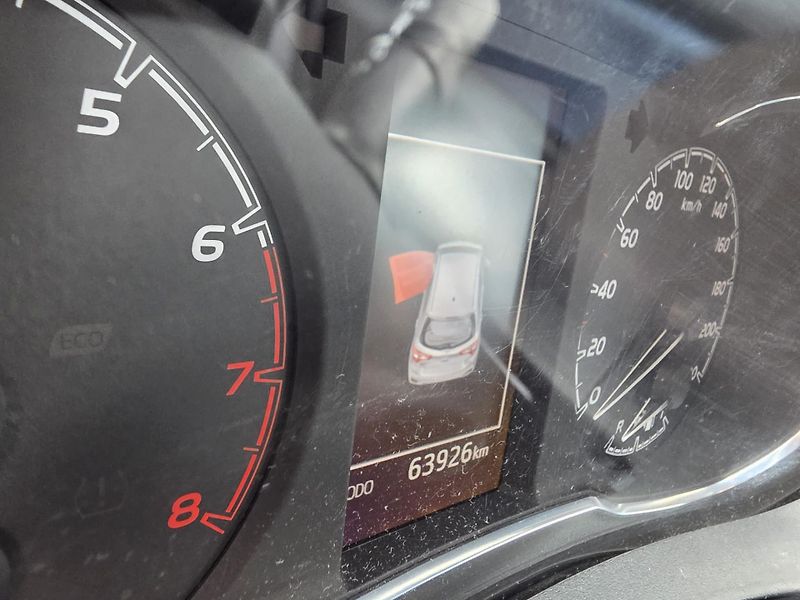 Toyota Yaris (2020) 1.5-1.MAJITEL-AUTOMAT-KAMERA - fotka 10 z 15