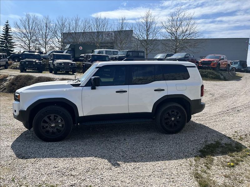 Toyota Land Cruiser 2,4 iFORCE MAX HEV Premium - fotka 4 z 37