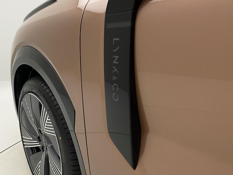 Lynk & Co 08 (2025) MORE PHEV - fotka 19 z 68