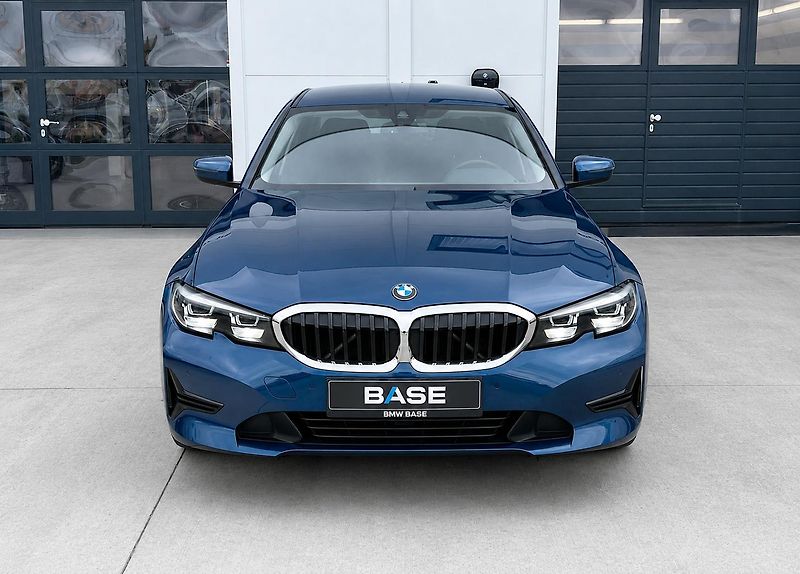 BMW Řada 3 318i A/T Model Advantage - fotka 2 z 26