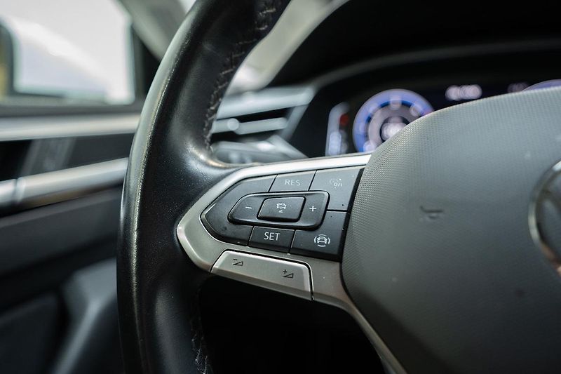 Volkswagen Arteon 2.0 TDI DSG  R-Line 110 kW - fotka 17 z 29