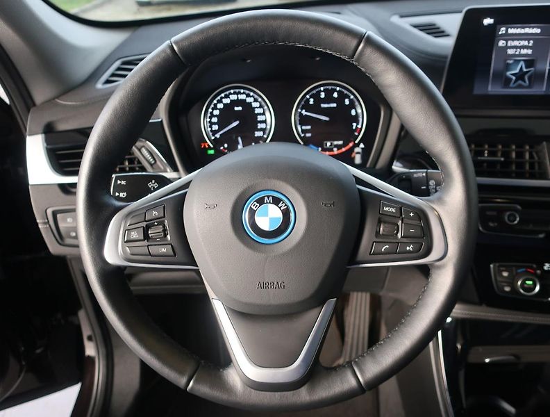 BMW X1 (2022) xDrive25e Sport Line - fotka 14 z 19