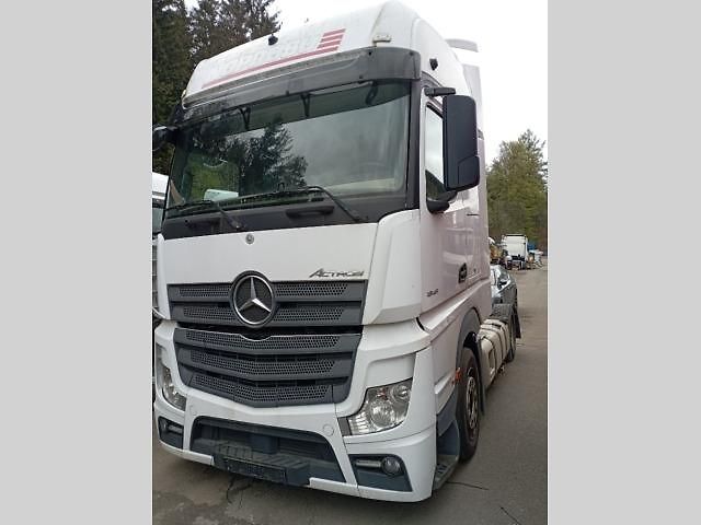 Mercedes-Benz (2014) 1845 Actros - fotka 1 z 1