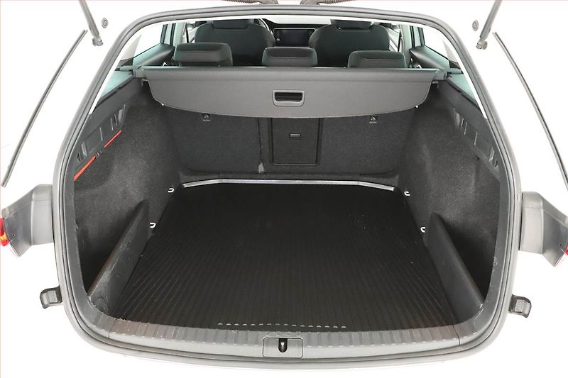 Škoda Octavia (2022) Ambition 2.0 TDI, ČR,1.maj - fotka 11 z 16