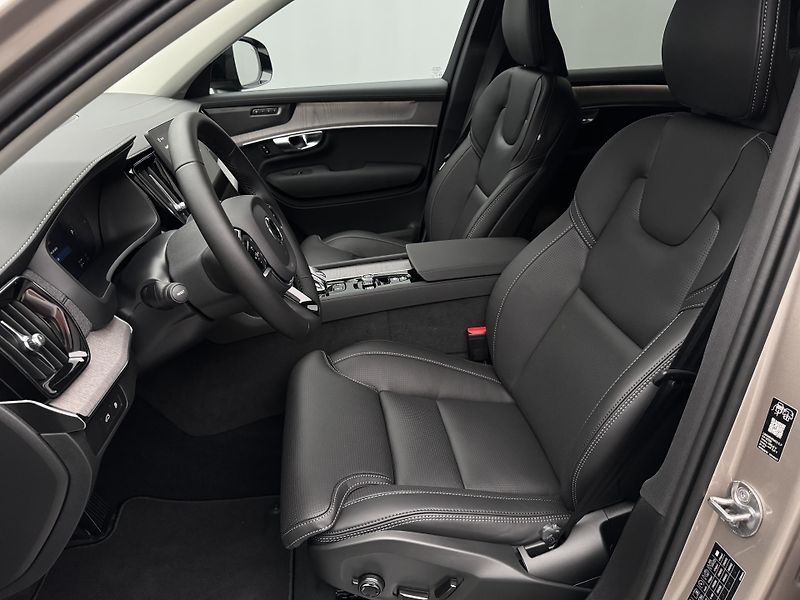 Volvo XC90 (2026) T8 AWD RECHARGE DARK PLUS 7m - fotka 3 z 29