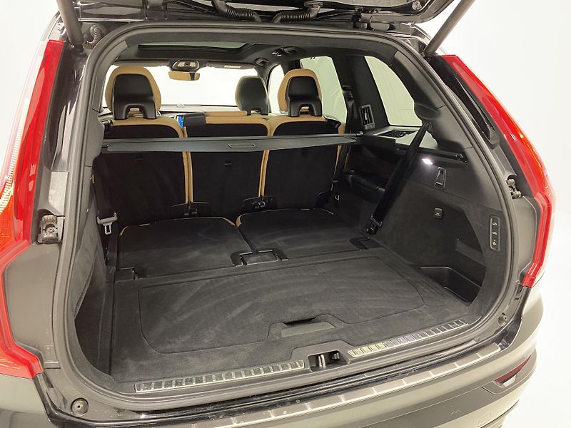 Volvo XC90 T8 AWD RECHARGE REZERVACE - fotka 6 z 74
